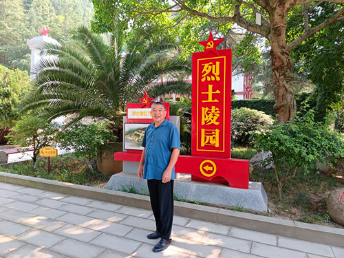 1753533126169411.jpg 2025年7月15日四川省广元市苍溪县城东南3公里处陵江镇红军村红四方面军长征出发地烈士陵园_副本.jpg